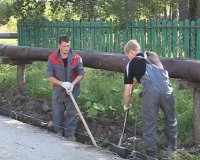 ИДЕТ РАБОТА ВО ДВОРАХ