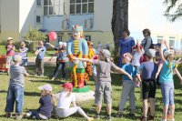 Сказочный городок, волшебники и … отломанные рога