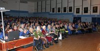 Носите ордена, чтоб видели все люди Вас, вынесших войну на собственных плечах… Носите ордена, чтоб видели все люди Вас, вынесших войну на собственных плечах…