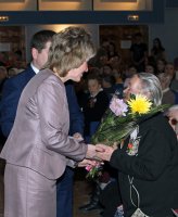 Носите ордена, чтоб видели все люди Вас, вынесших войну на собственных плечах… Носите ордена, чтоб видели все люди Вас, вынесших войну на собственных плечах…