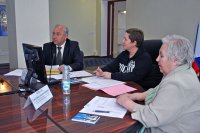 Молодым везде у нас дорога