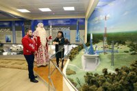 Дед Мороз на елке нашей самый главный из гостей! Дед Мороз на елке нашей самый главный из гостей!