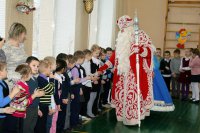 Дед Мороз на елке нашей самый главный из гостей! Дед Мороз на елке нашей самый главный из гостей!