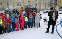 «Выходи играть во двор!»