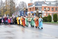 В День народного единства по главной улице Мирного прошел общегородской крестный ход