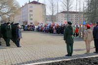 Утром 12 апреля на улице Гагарина, возле бюста первого космонавта планеты, состоялся митинг, посвященный Дню космонавтики