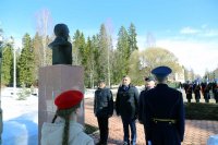 Сегодня, в День космонавтики, в Мирном прошел праздничный митинг